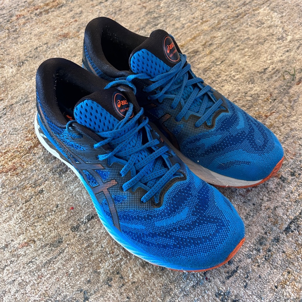 ASICS Gel Nimbus 23 men’s size 9.